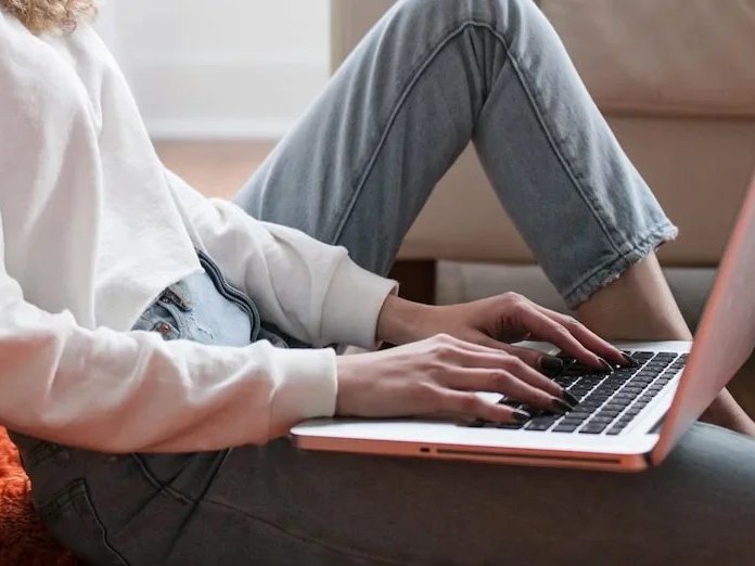 Contacting flooring retailer online